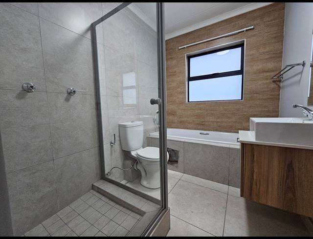 2 BEDROOM APARTMENT FOR SALE IN MODDERFONTEIN